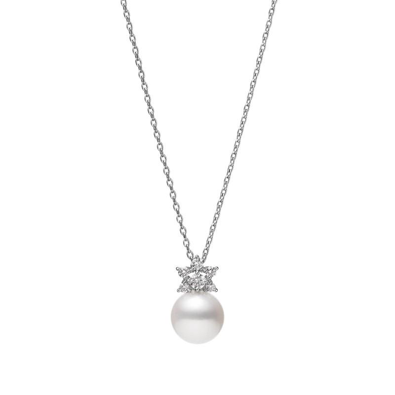 Necklace in 18k White Gold with Pearl 8.25mm(1) and Diamonds.