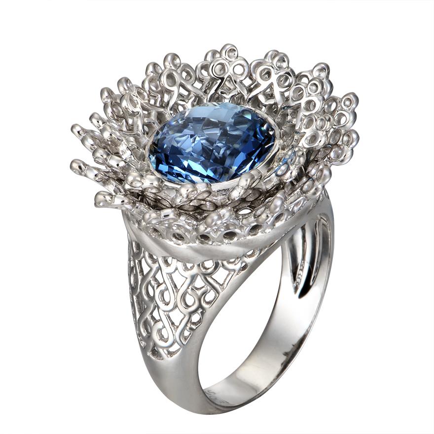 Кольцо Tesoros del Imperio из 18-каратного белого золота с топазом London Blue. Кольцо Tesoros del Imperio из 18-каратного белого золота с топазом London Blue.